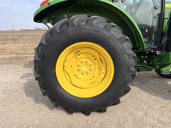 2025 John Deere 5090E - Photo16