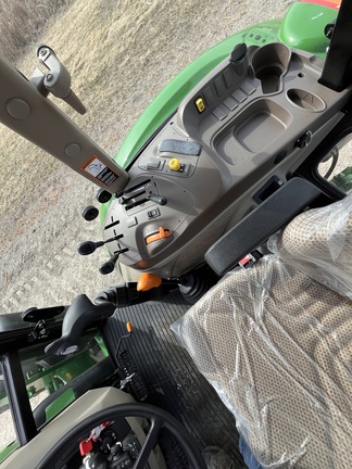 2025 John Deere 5090E - Photo37