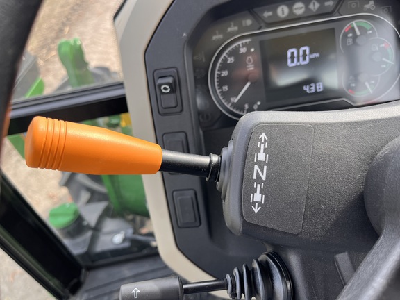 2025 John Deere 5090E - Photo41