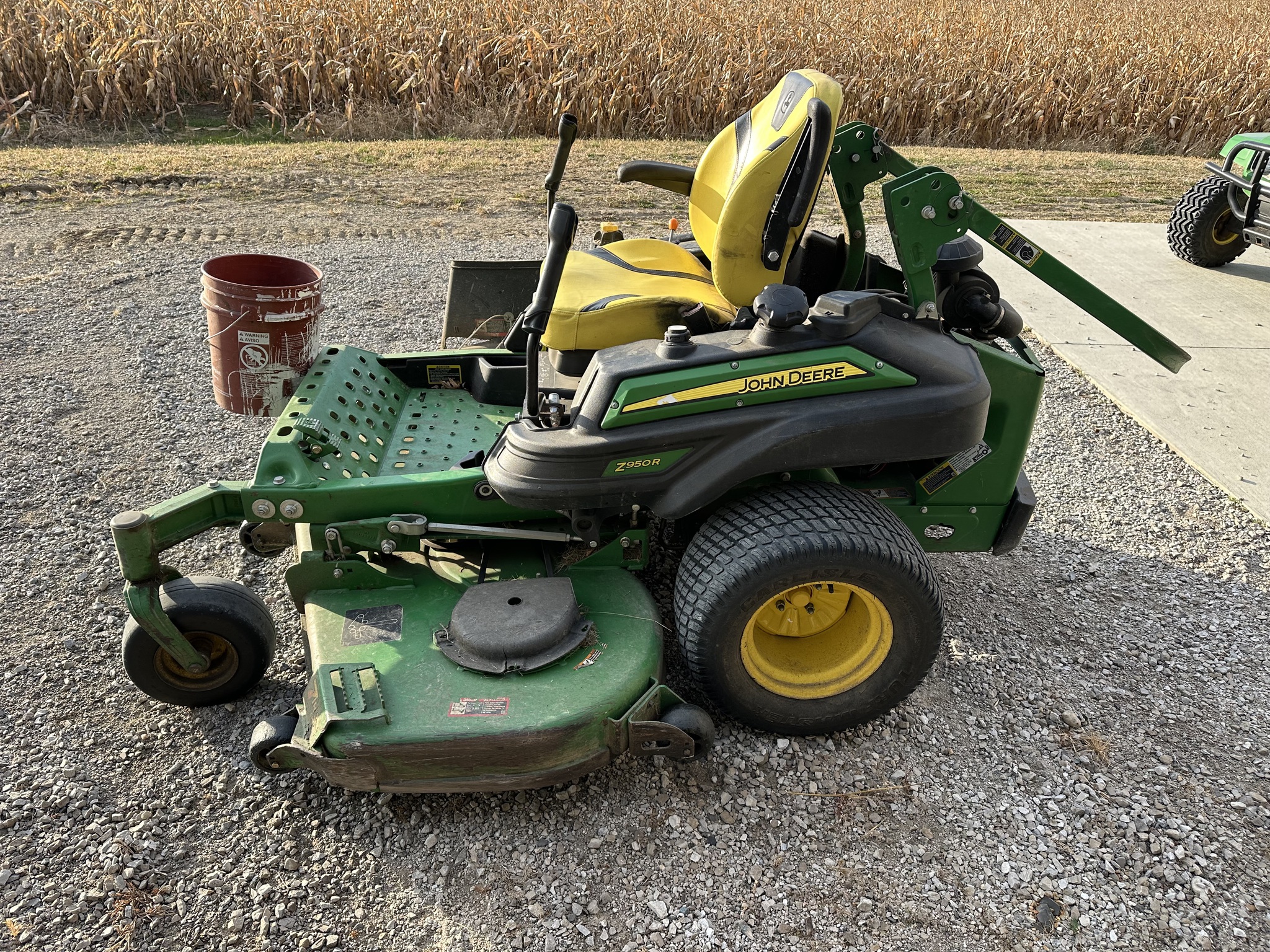 2019 John Deere Z950R Image 2