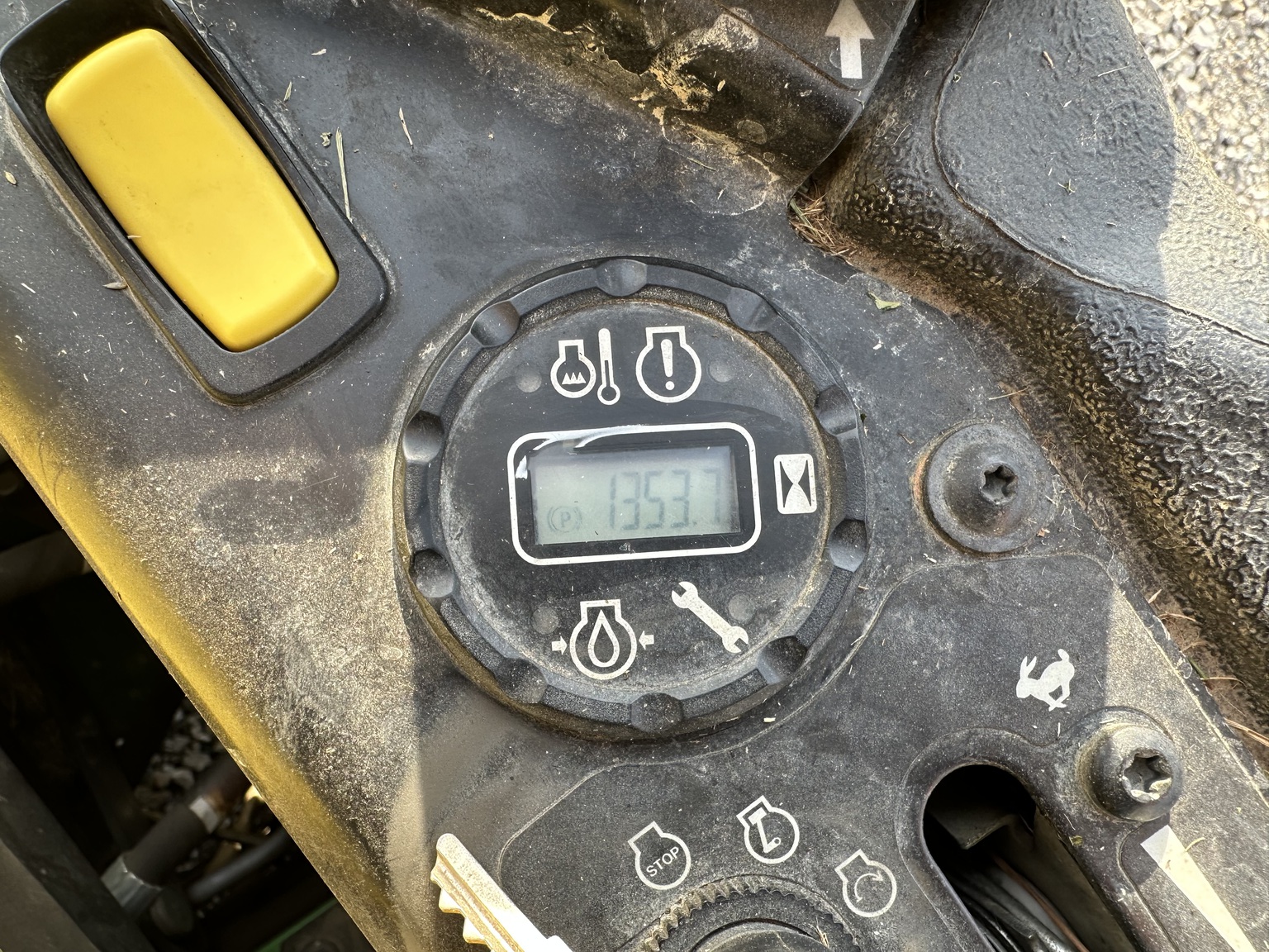 2019 John Deere Z950R Image 17