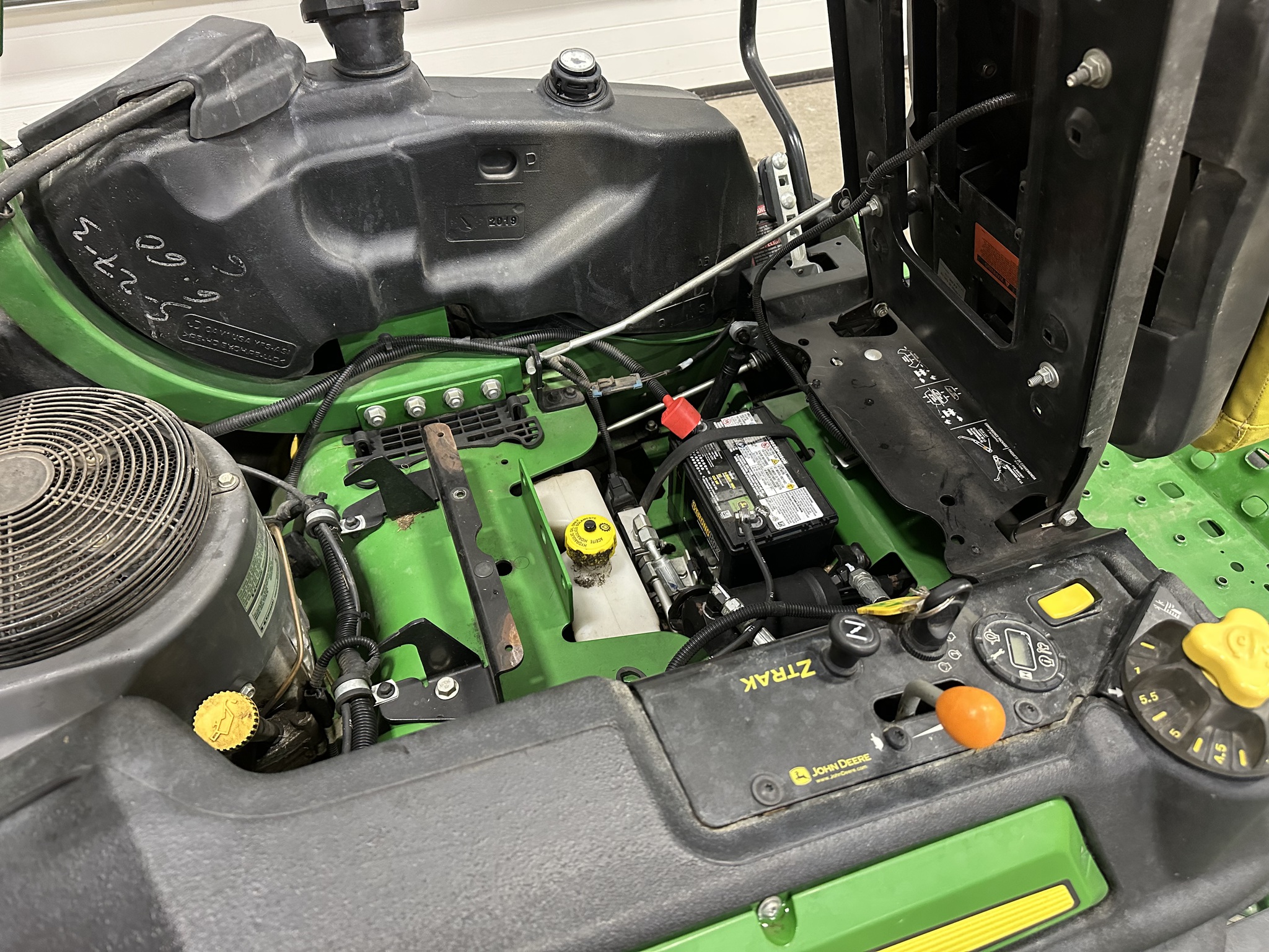 2019 John Deere Z950R Image 15