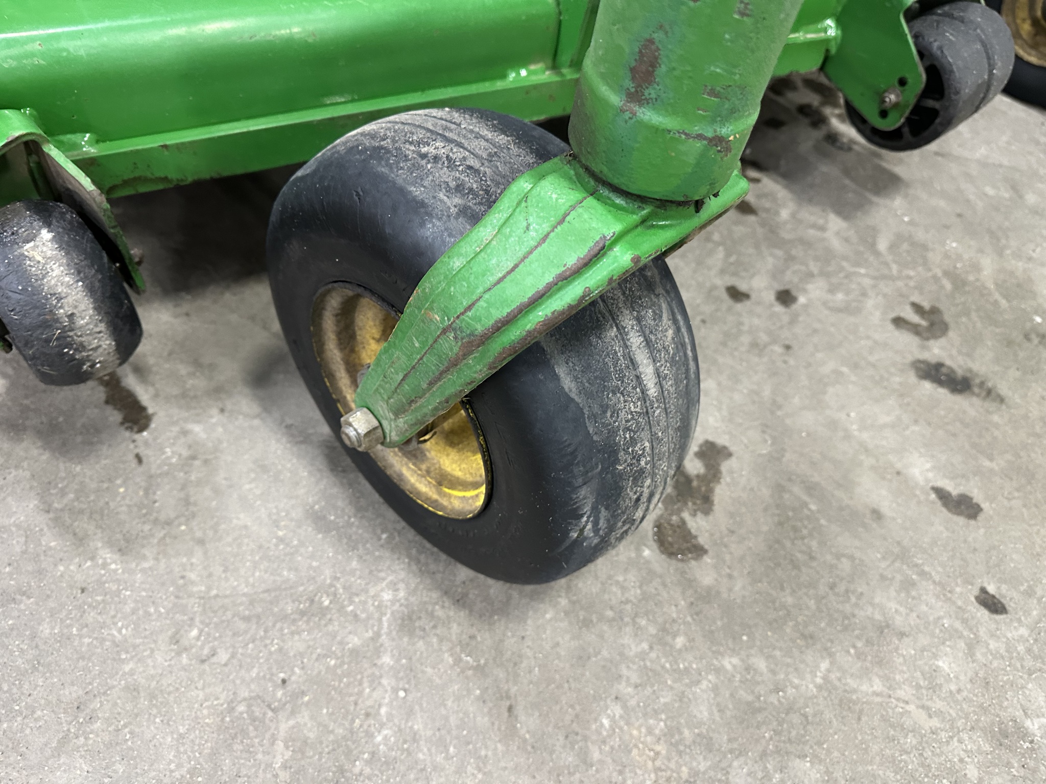 2019 John Deere Z950R Image 9