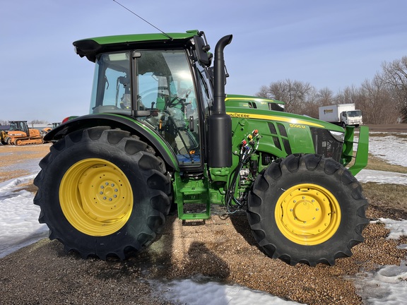 2025 John Deere 5095M - Photo4