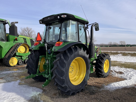2025 John Deere 5095M - Photo5