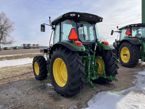 2025 John Deere 5095M - Photo7