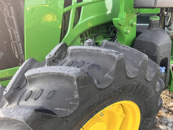 2025 John Deere 5095M - Photo11