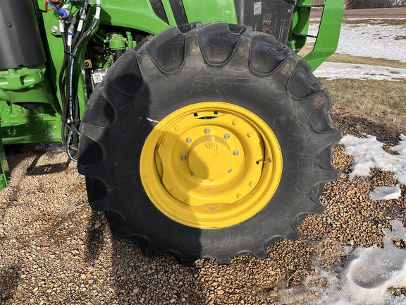 2025 John Deere 5095M - Photo12