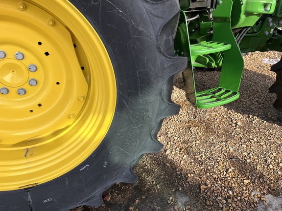 2025 John Deere 5095M - Photo16