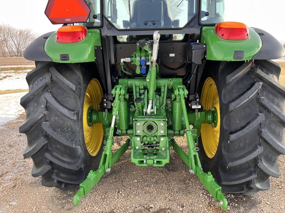 2025 John Deere 5095M - Photo24