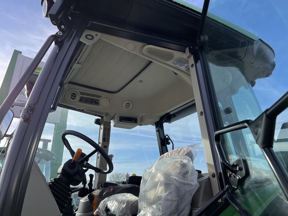 2025 John Deere 5095M - Photo31