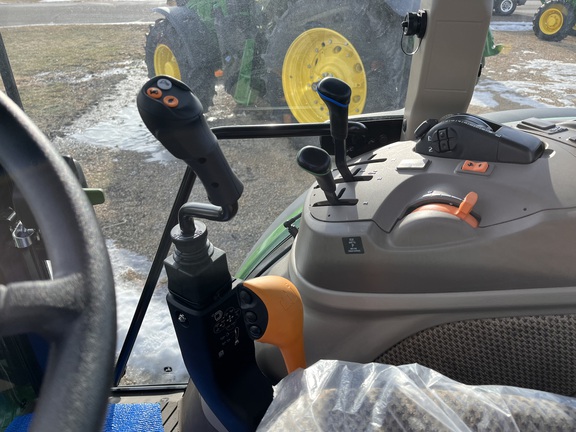 2025 John Deere 5095M - Photo33