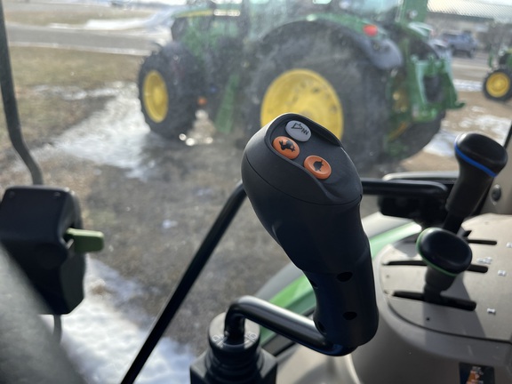 2025 John Deere 5095M - Photo35