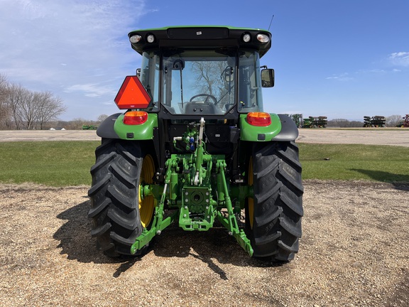 2025 John Deere 5095M - Photo6
