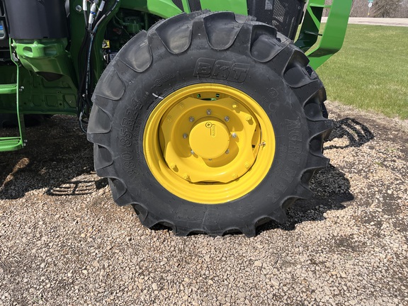 2025 John Deere 5095M - Photo12