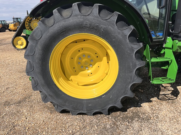 2025 John Deere 5095M - Photo15