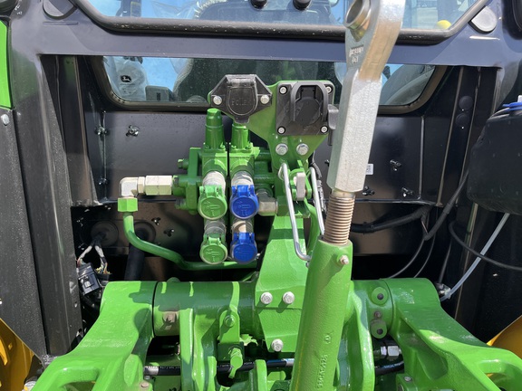 2025 John Deere 5095M - Photo27