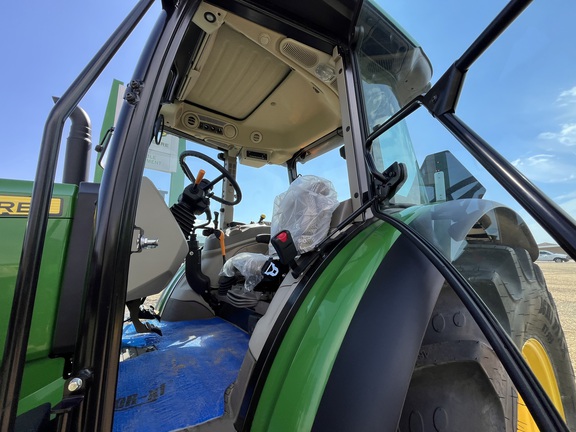 2025 John Deere 5095M - Photo31