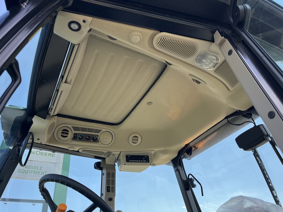 2025 John Deere 5095M - Photo32