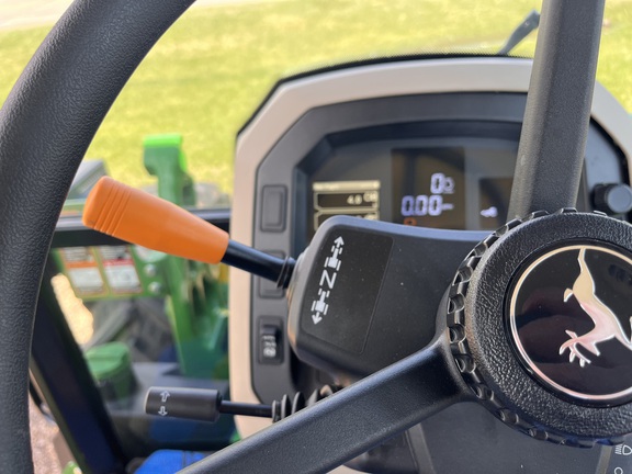 2025 John Deere 5095M - Photo36
