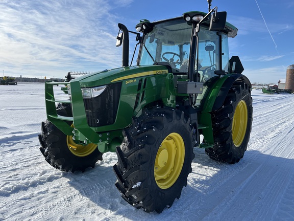 2025 John Deere 5095M - Photo2