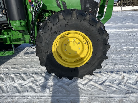 2025 John Deere 5095M - Photo13