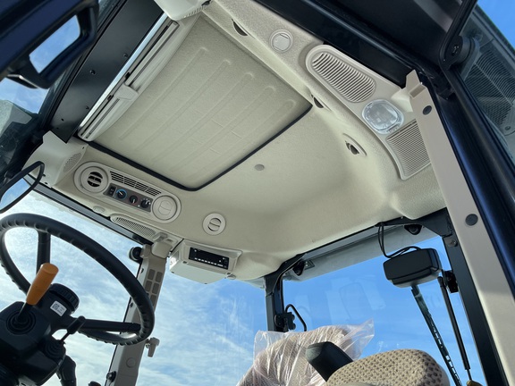 2025 John Deere 5095M - Photo30