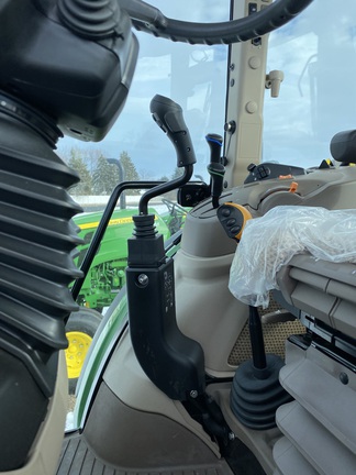 2025 John Deere 5095M - Photo35