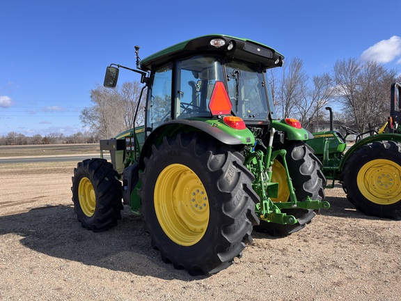 2025 John Deere 5095M - Photo8