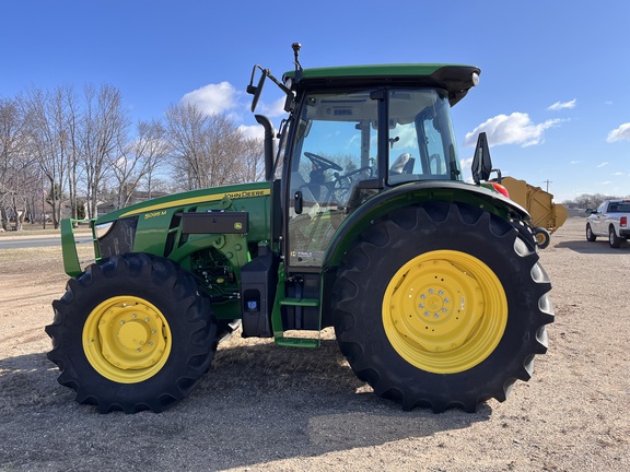 2025 John Deere 5095M - Photo9