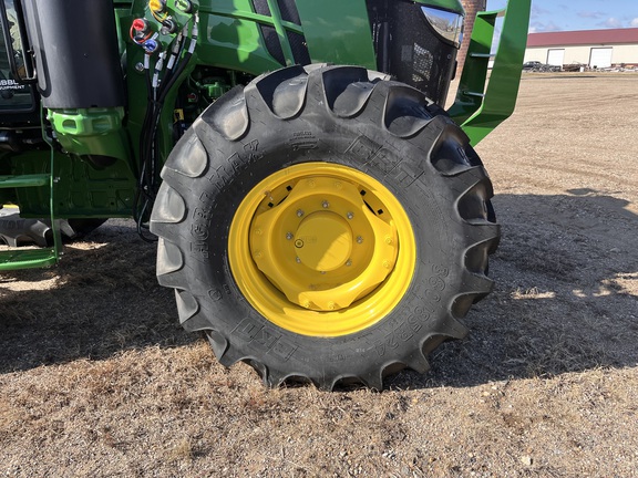 2025 John Deere 5095M - Photo13