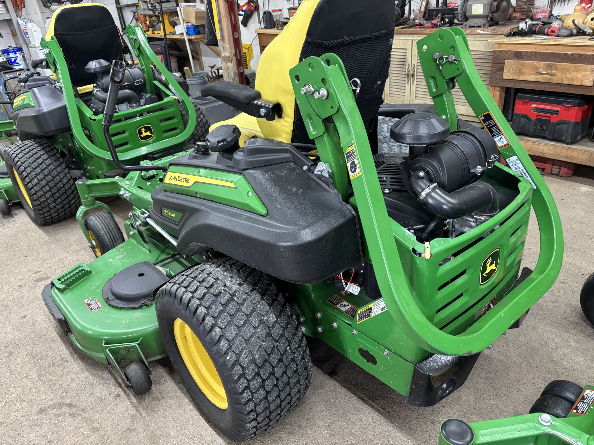 2022 John Deere Z970R Image 4