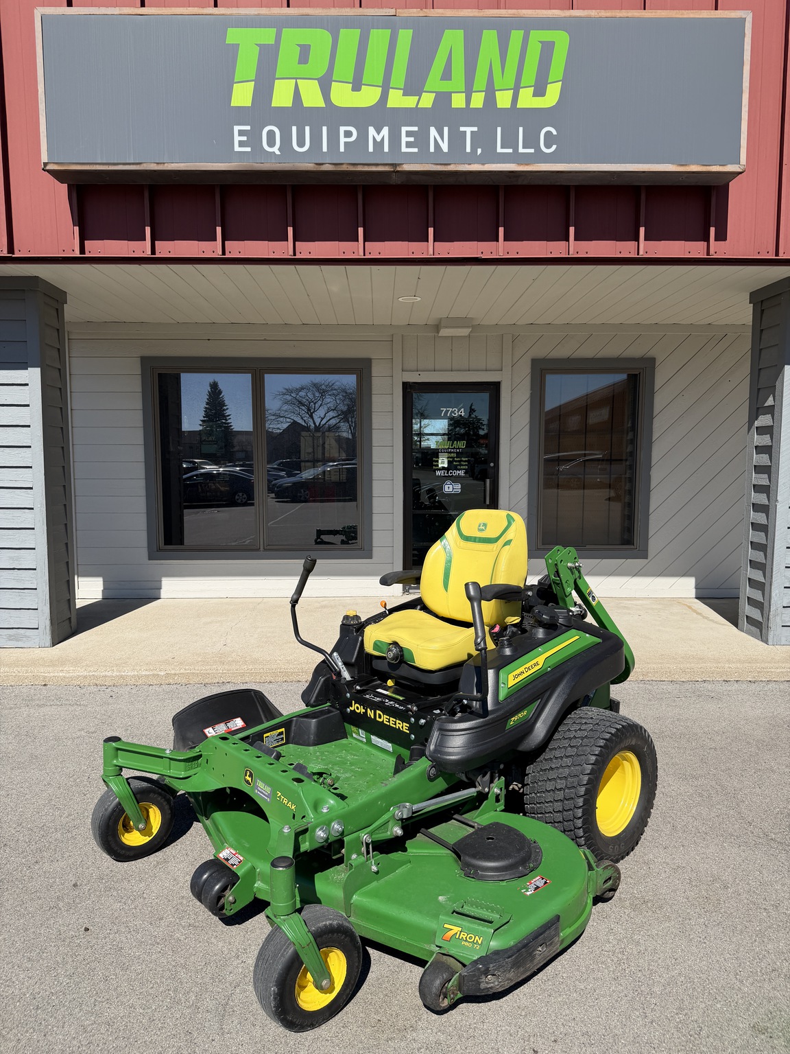 2022 John Deere Z970R Image 1