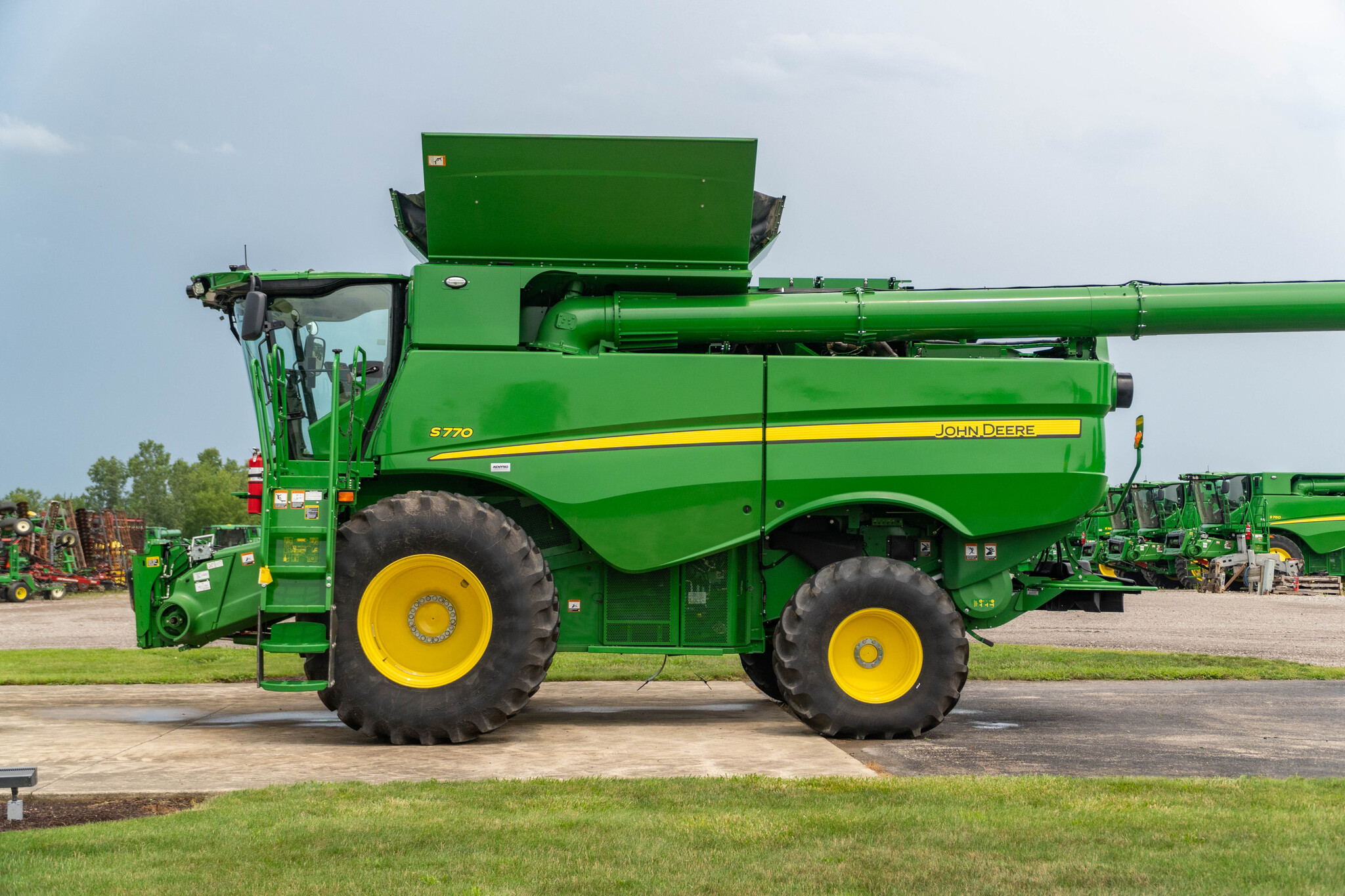 Used 2023 John Deere S770 Combines at Koenig Equipment in Anna, OH - PhotoXL1
