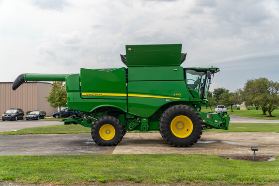 Used 2023 John Deere S770 Combines at Koenig Equipment in Anna, OH - Photo5