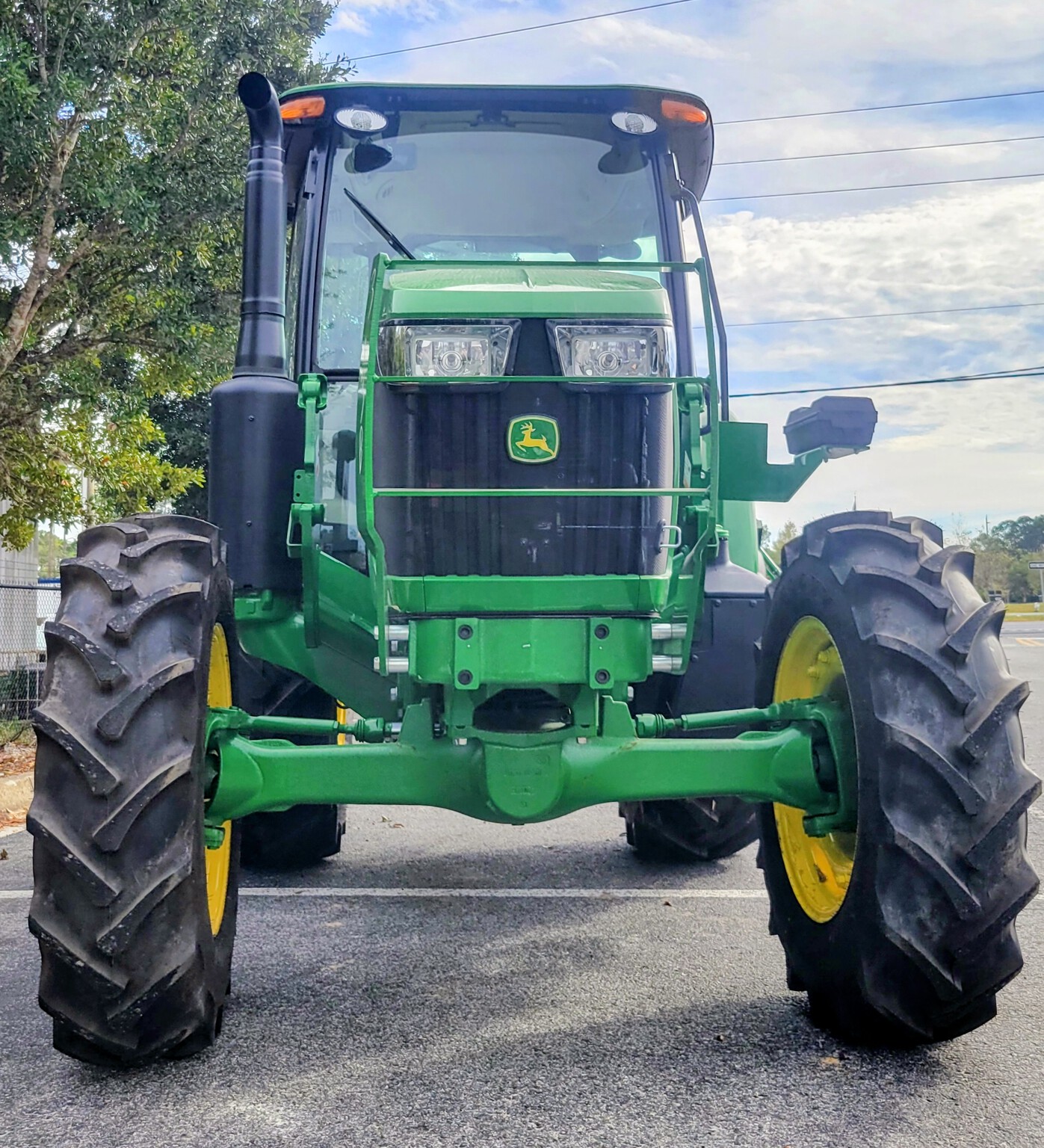 2025 John Deere 5100E Image 3