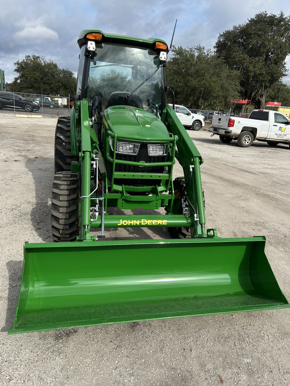 2025 John Deere 4066R Image 5
