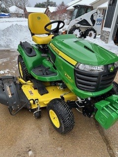 2021 John Deere X754 Image 2