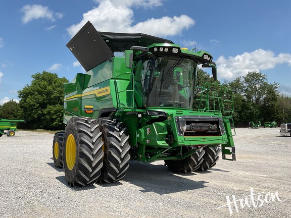 Photo of 2025 John Deere S7 700