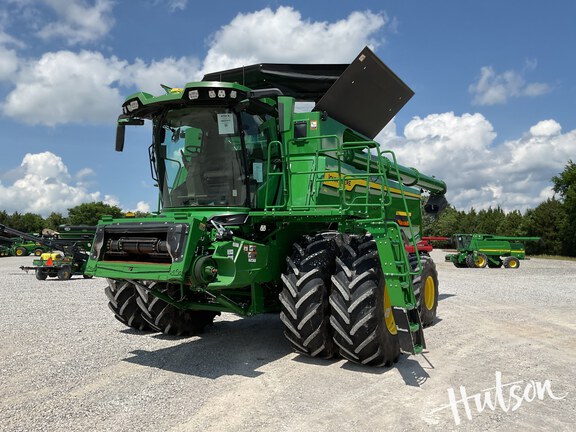 Photo of 2025 John Deere S7 700