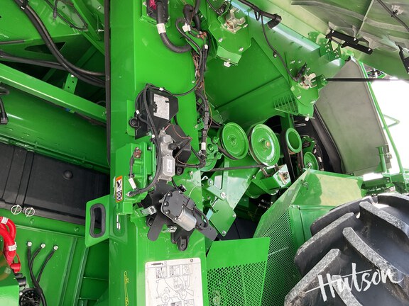 Photo of 2025 John Deere S7 700