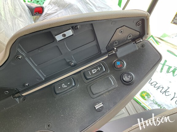 Photo of 2025 John Deere S7 700