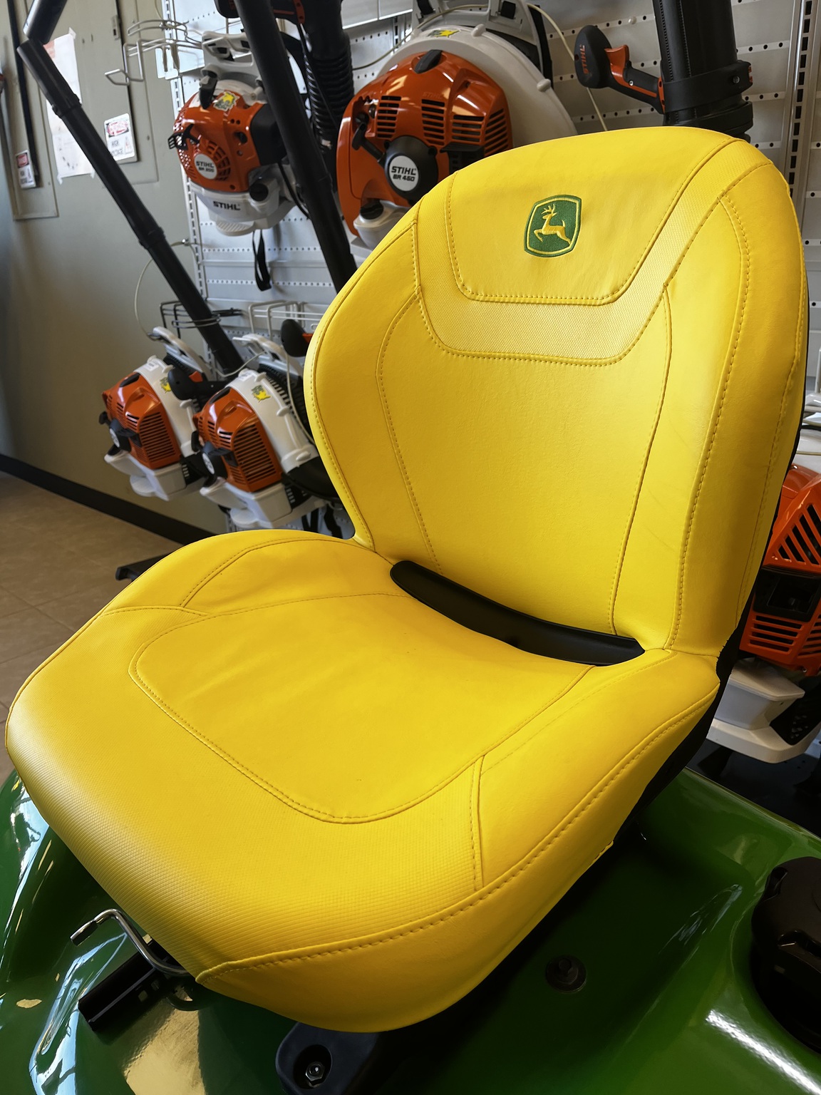 2024 John Deere x380 Image 3