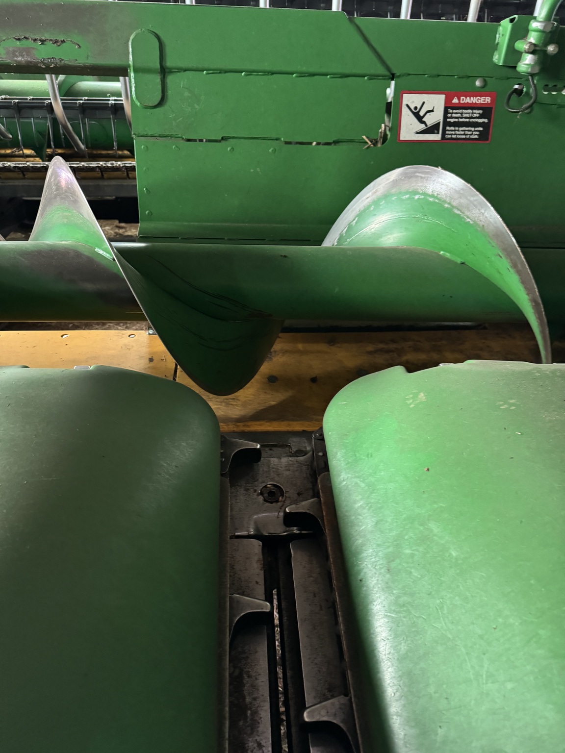 2009 John Deere 606C Image 5