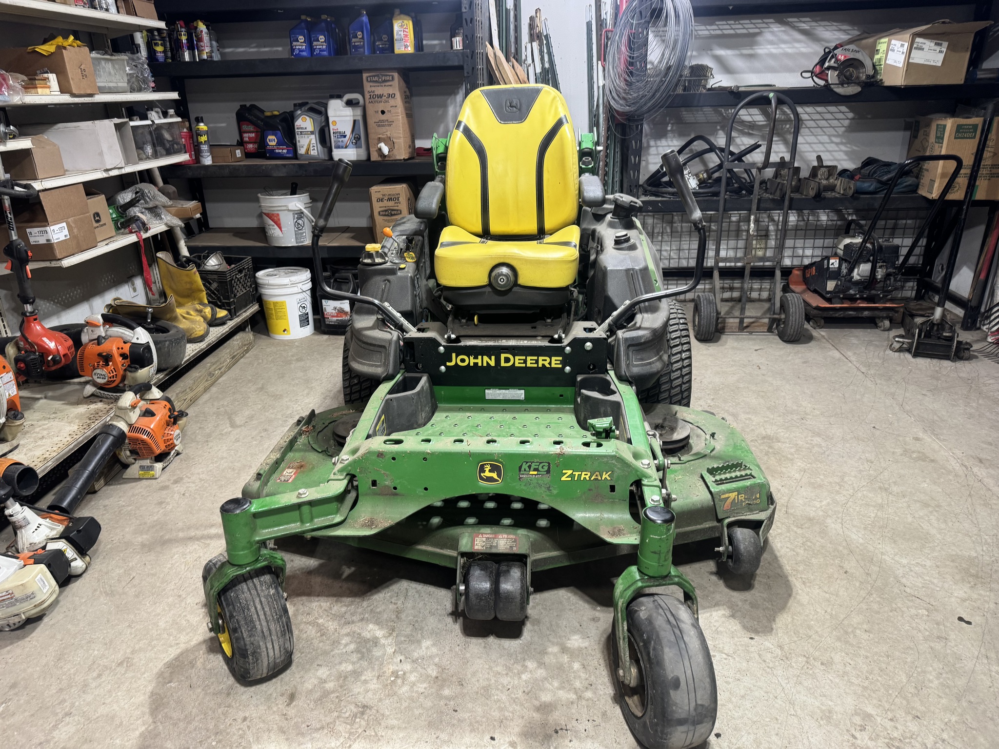 2018 John Deere Z930R Image 2