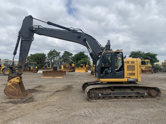 2021 John Deere 245G LC