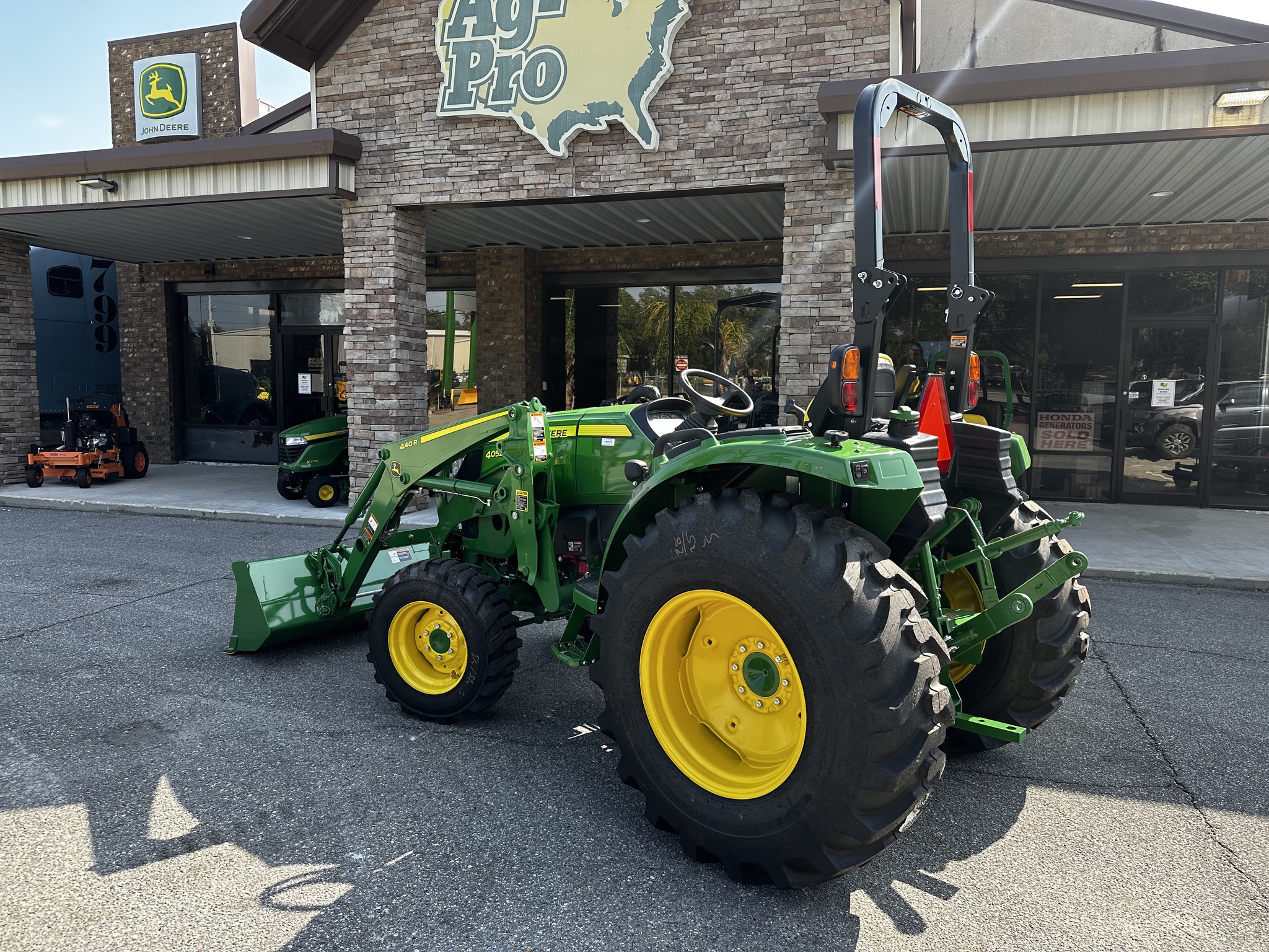 2025 John Deere 4052R Image 7