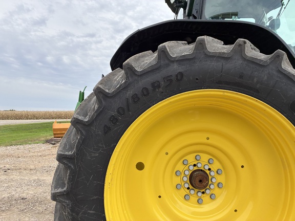 2025 John Deere 8R 410 - Photo18