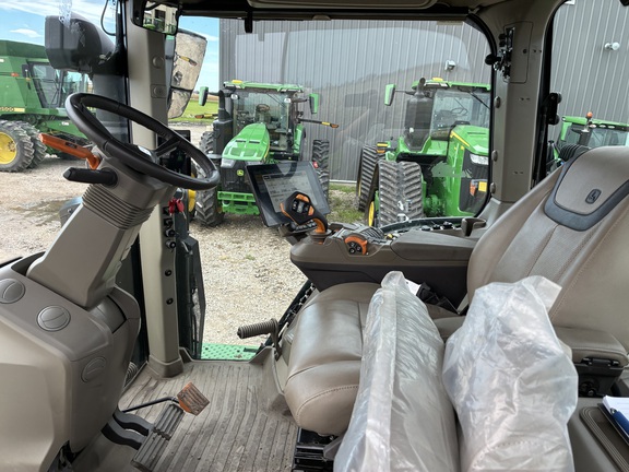 2025 John Deere 8R 410 - Photo38