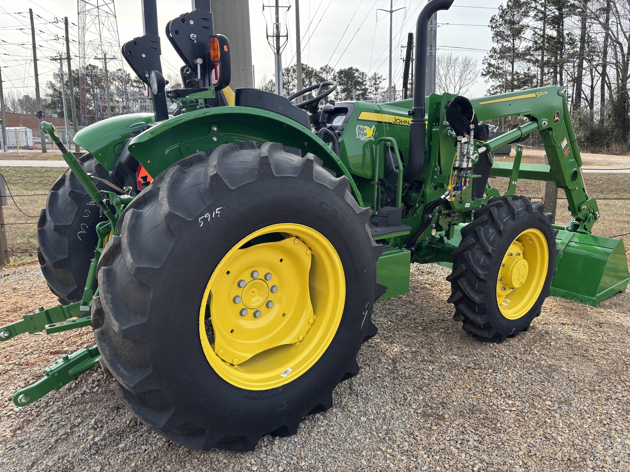 John Deere 5060E Image 1